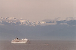 [Ship and Mountains]